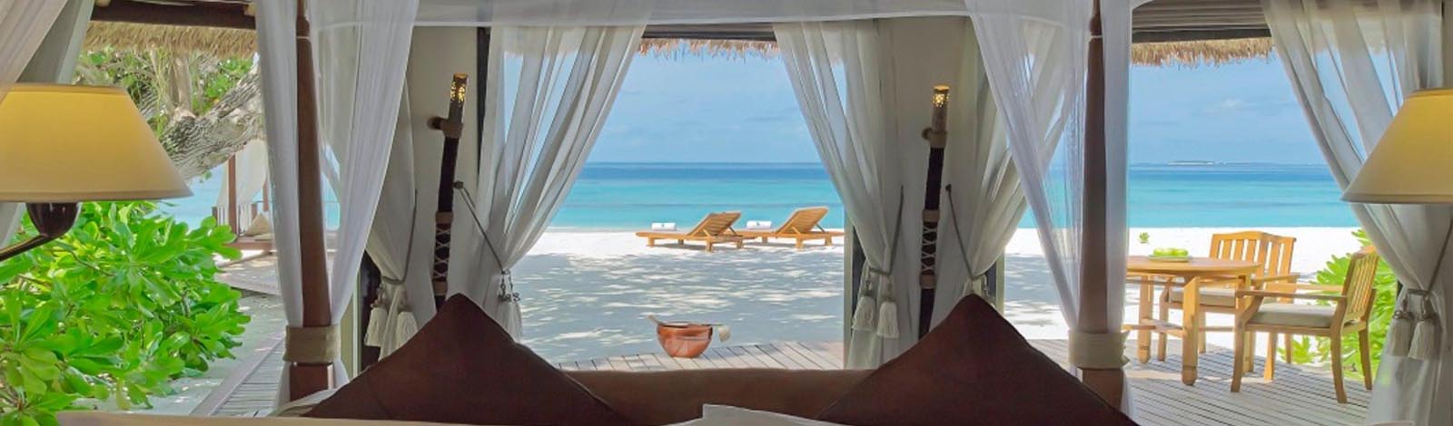 Banyan Tree Vabbinfaru Beachfront Pool Villa