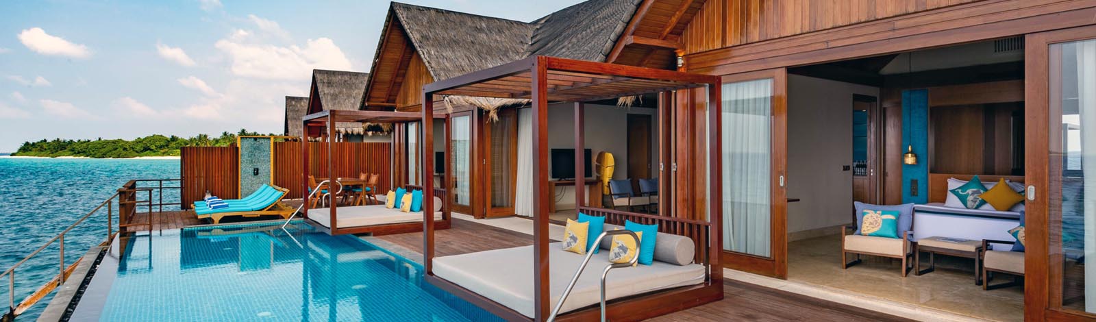  Two Bedroom Reef Residence With Pool