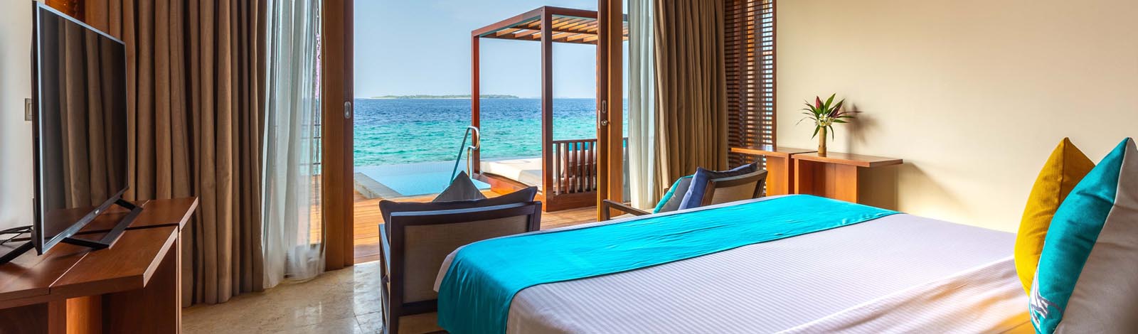  Two Bedroom Reef Residence With Pool