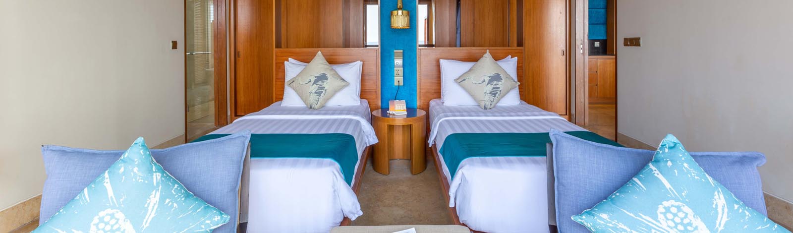  Two Bedroom Reef Residence With Pool